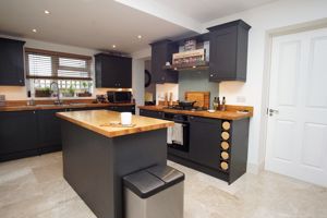 Kitchen- click for photo gallery